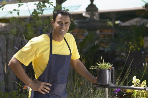 Longlands garden maintenance with seasonal planting and hedge care